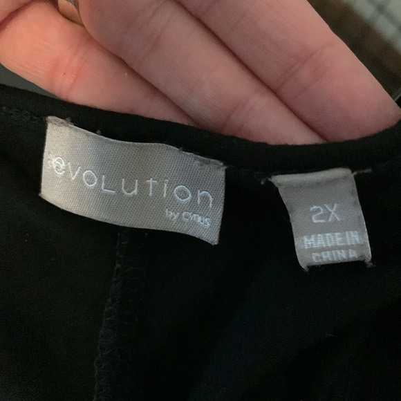 Revolution black top - Picture 3 of 3
